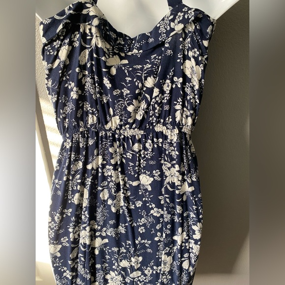 Navy Blue Floral Square Neck size Medium - Picture 10 of 16